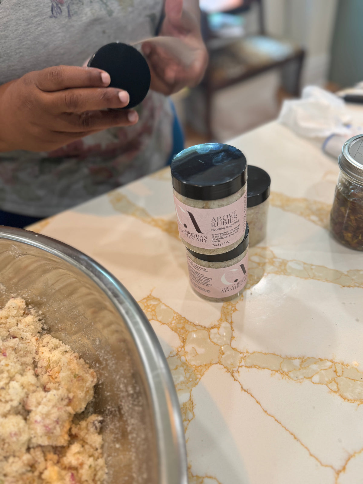 ABOVE RUBIES - Hydrating Body Polish